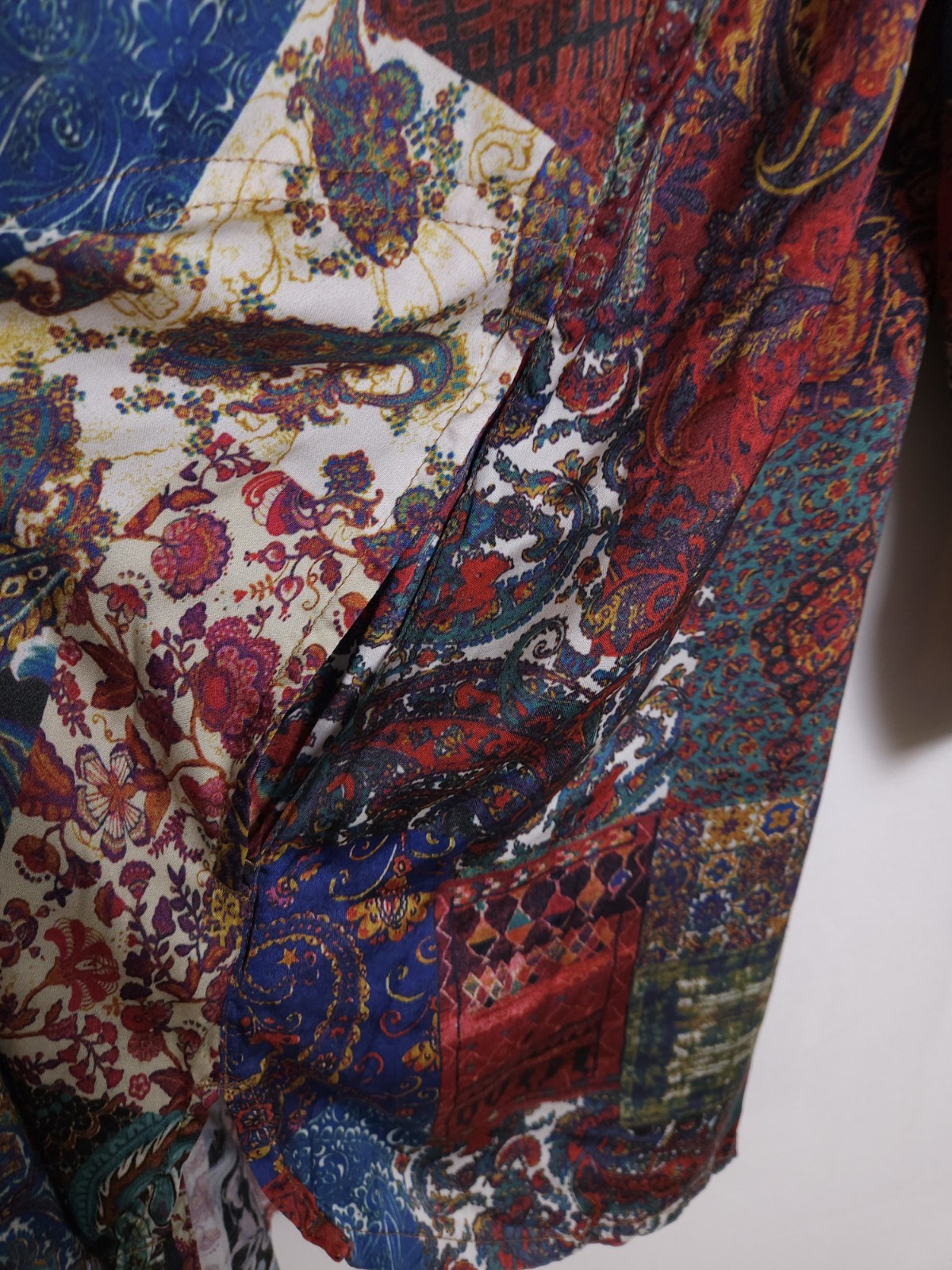 John Mark Medium Satin Multi Print Patchwork Butt… - image 8