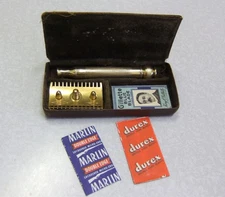 Antique 1920's Gillette Old Type DE Safety Razor Set in Case