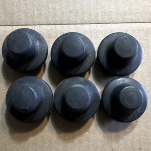 John Deere Hydraulic Quick Coupler Dust Caps Part #R28006 (6) Used