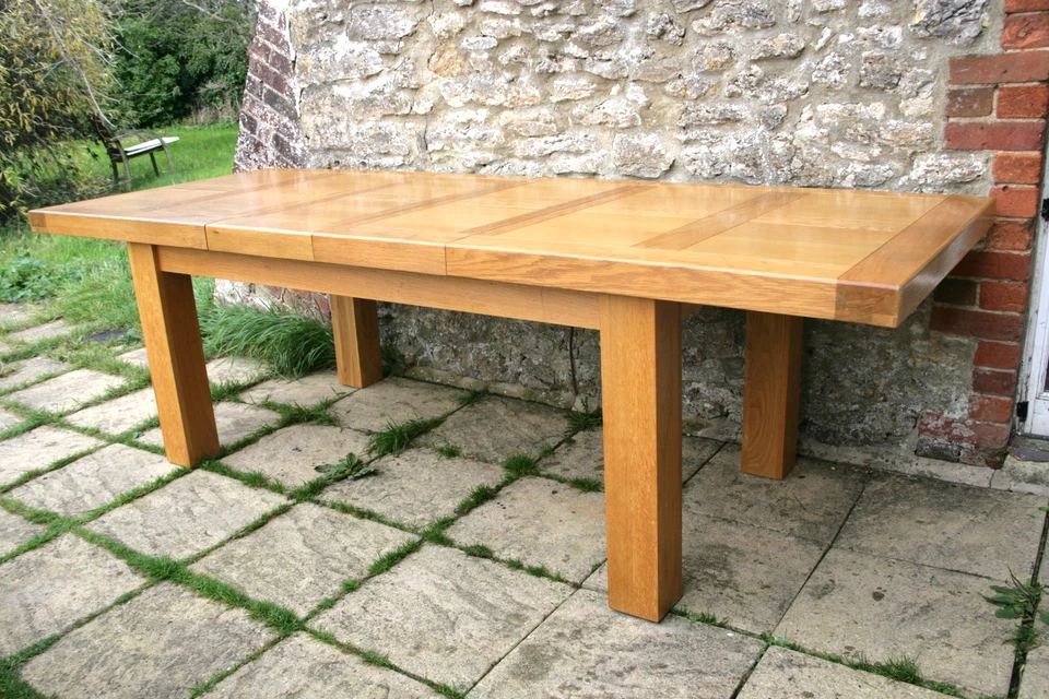 Excellent Rustic 9 ft / 260cm Solid Oak French Plank Top Shaker Farmhouse Table - Image 3 of 4