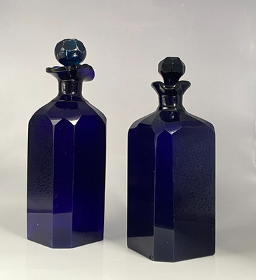 Antik 2x um 1820 Georgian Cobalt Deep Blue Facettiertes Glas Whisky Gin Dekanter