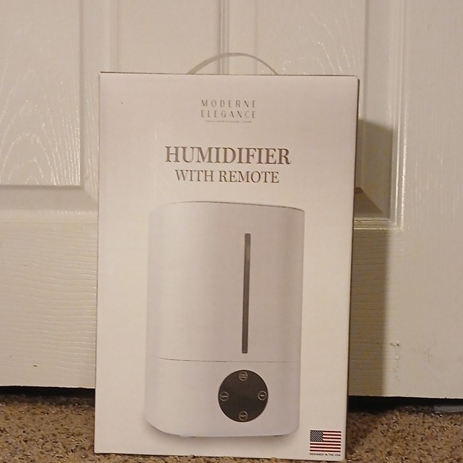 Moderne Elegance Ultrasonic Humidifier w/ Remote Control, White