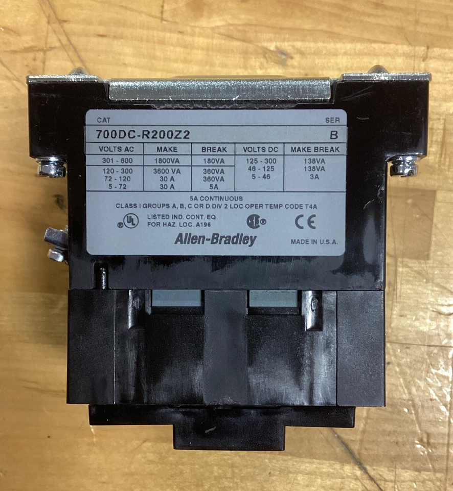 Relé de bobina de CC, 700DC-R200Z2, 230-250V DC Allen Bradley Foto 2 de 4