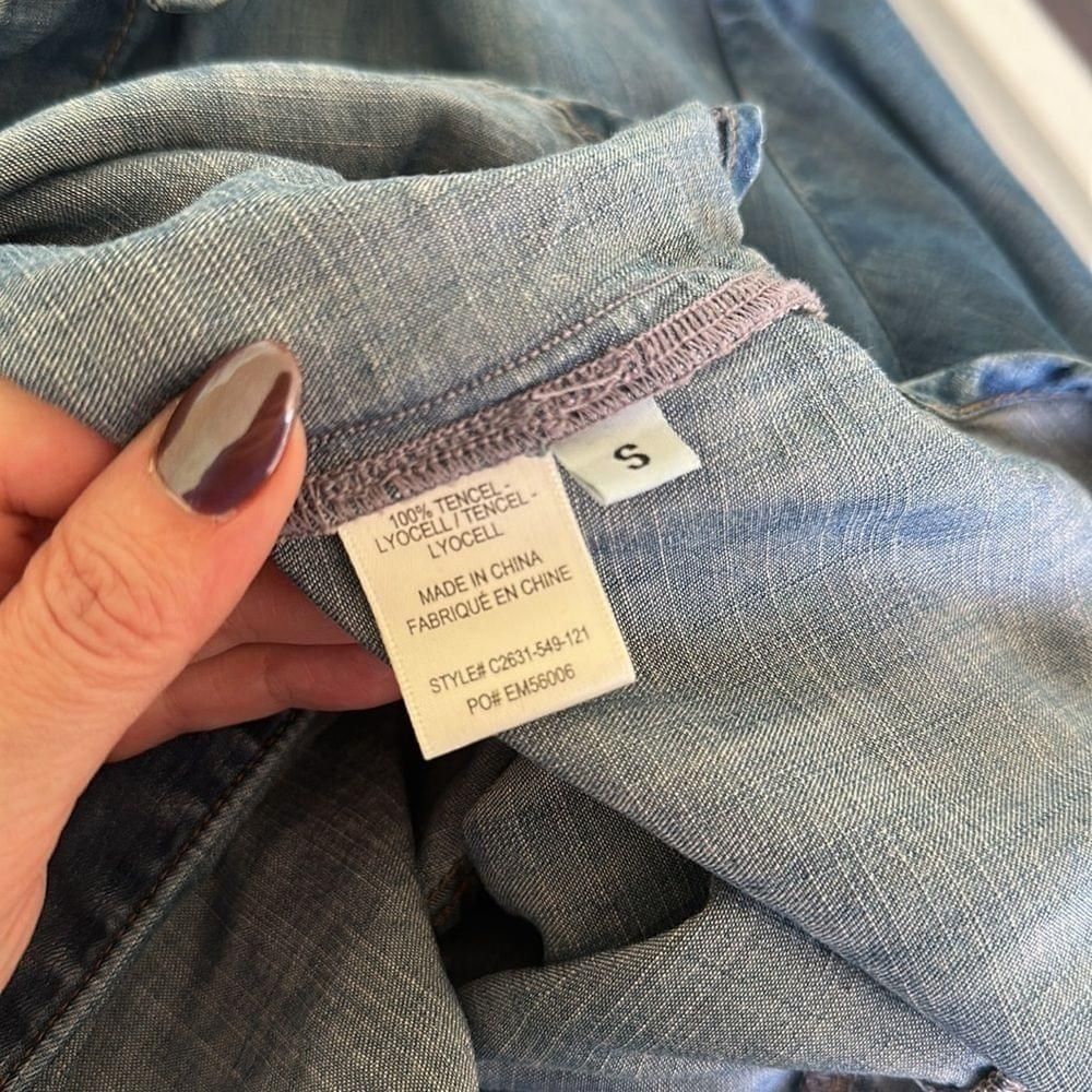 Cloth & Stone Chambray Split Back Button Down Lon… - image 8