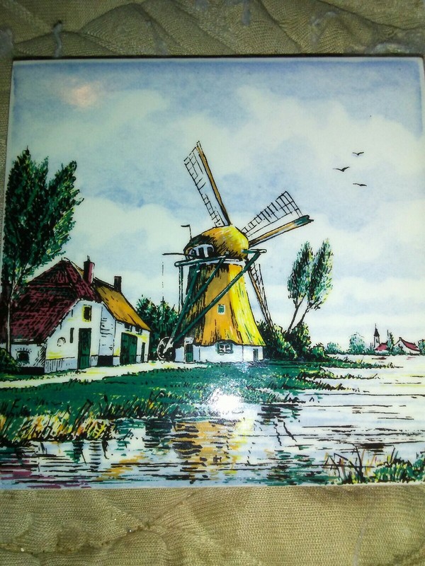 Vintage Ceramic 4 1/4 Inch X 4 1/4 Inch Decorative Tile With A Beautiful...