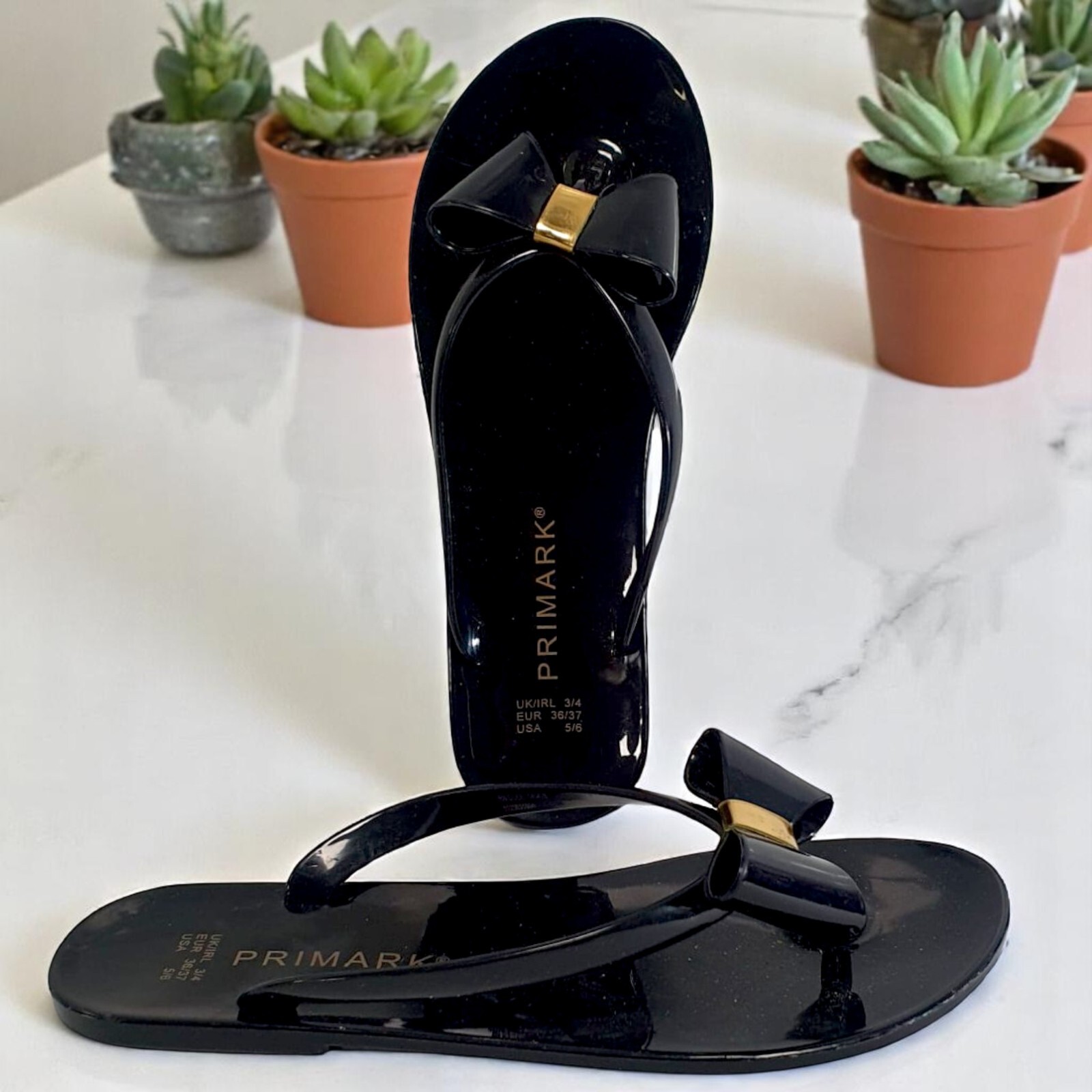 PANTOFOLA D’ORO Sandali donna Primark neri infradito gelatina fiocco oro estate spiaggia ciabatte UK