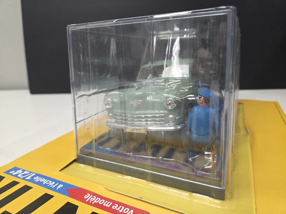 Tintin 1/24 #17 Studebaker Simoun Garage Diecast Car Model with Booklet NEW - Image 4 of 4
