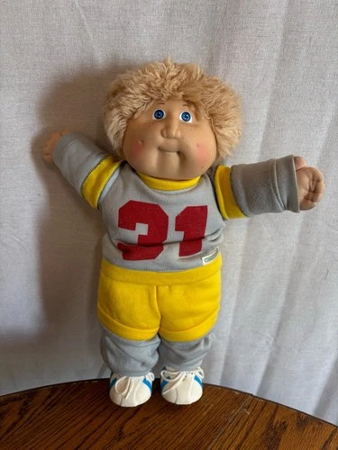 Vintage 1980s Cabbage Patch Kid #31 – All Original Clothes, Signed Xavier Robert