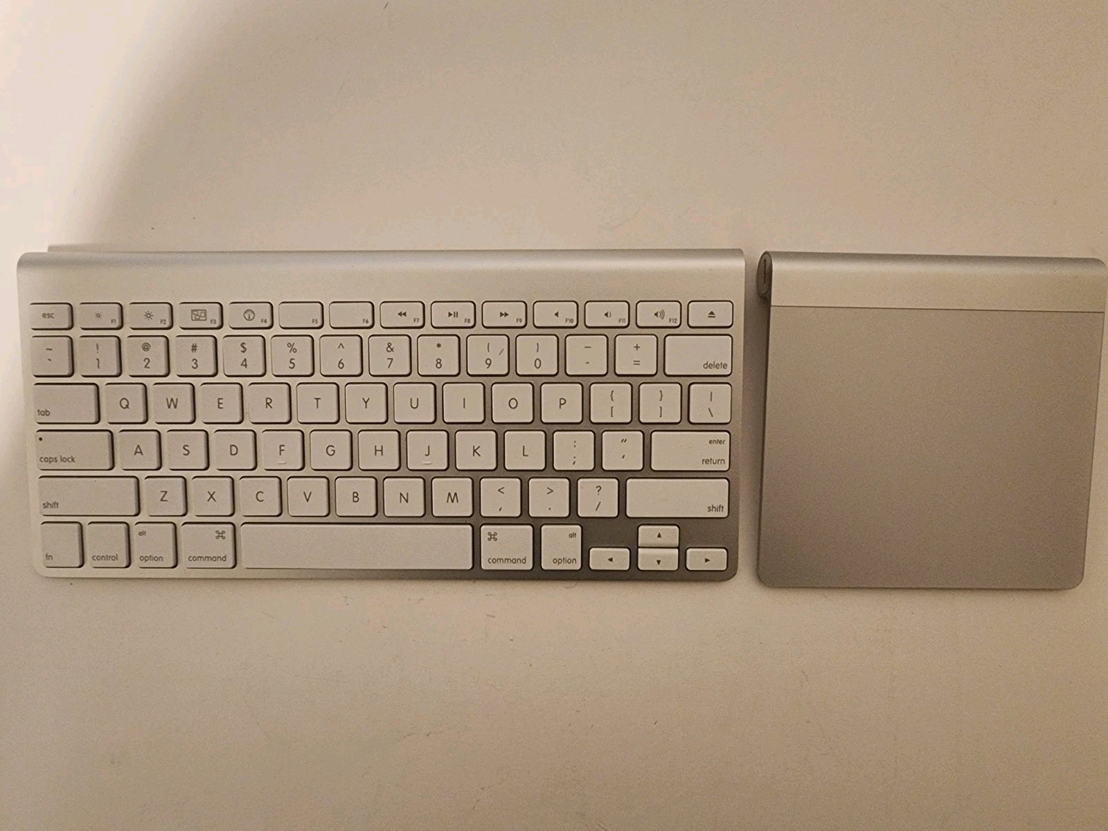 Apple Wireless Keyboard and Magic Trackpad Bluetooth Mac Combo  + New Batteries 