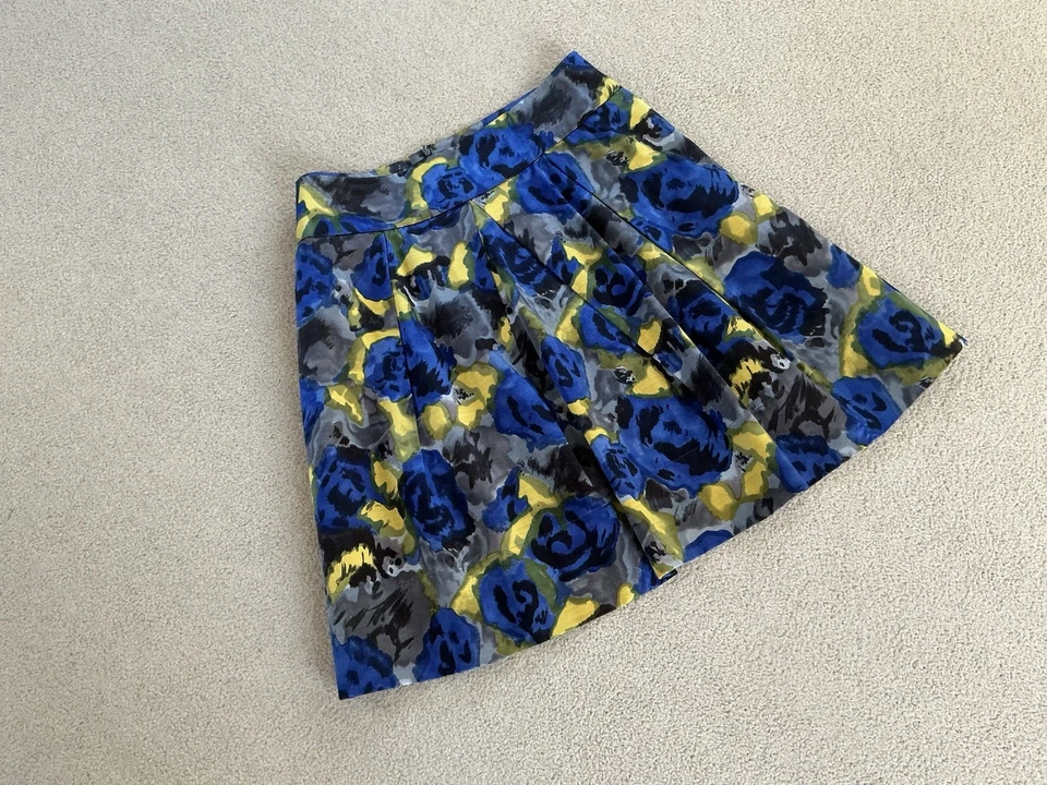 Delightful Silk Mix Skirt By Hobbs Size 16 - Image 2 of 4