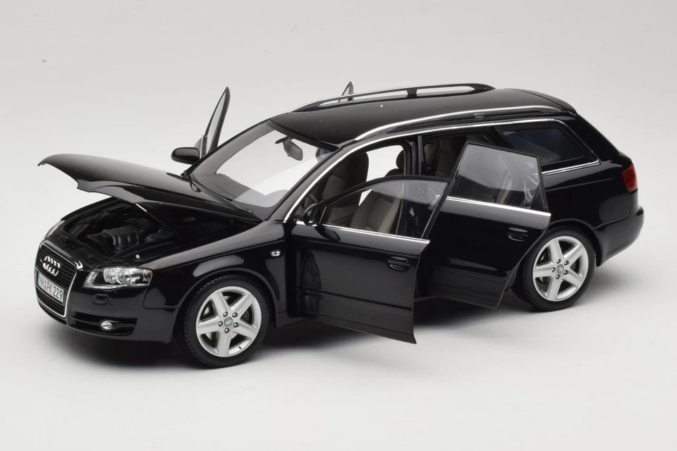 5010404225 Audi A4 B8 Avant 3.2 quattro negro Minichamps 1:18 Foto 2 de 4