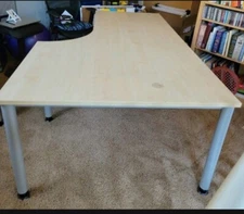 Corner Desk with adjustable feet for different hight 