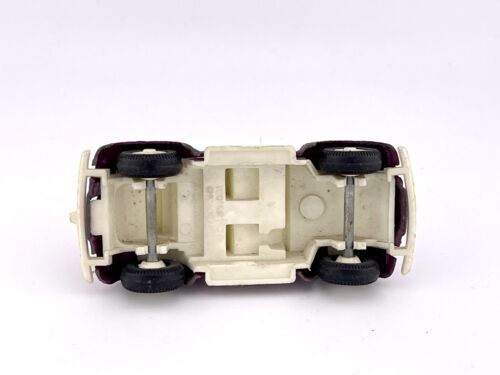 Vintage TootsieToy Volkswagen Stingin’ Bug – Classic Die-Cast VW Car - Picture 3 of 3