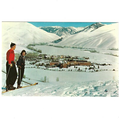 Sun Valley Lodge Idaho - Young Couple Cross-Country Skiing - Postcard - PC217