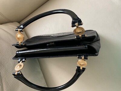 GIANNI VERSACE SUNBURST BLACK PATENT LEATHER PREOWNED HANDBAG | eBay