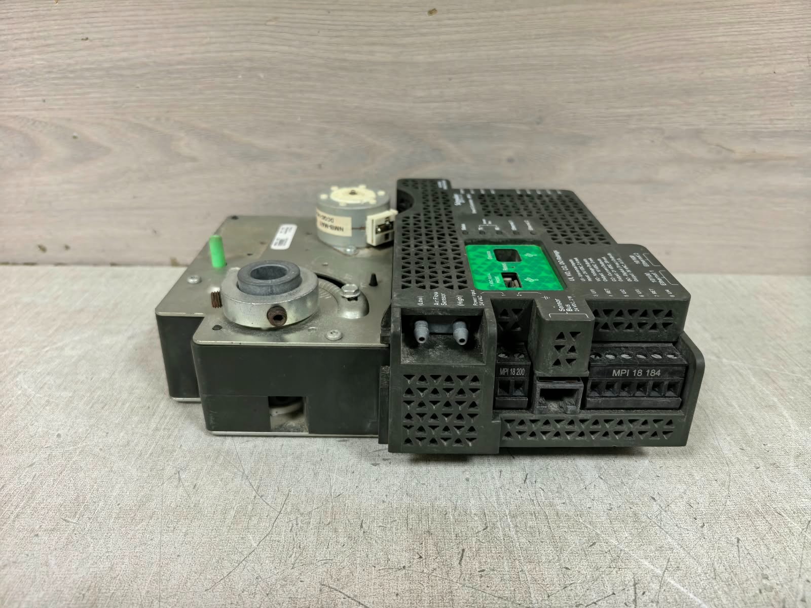 Schneider Electric MP-V / MNVA-762 SCHNEIDER ELECTRIC MP-V / MNVA-762 SMARTX CONTROLLER 9