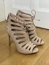 GUESS Highheel Nude mit Cut Outs und Peep Toe, Neu mit kleinen Makeln! OVP: 159€