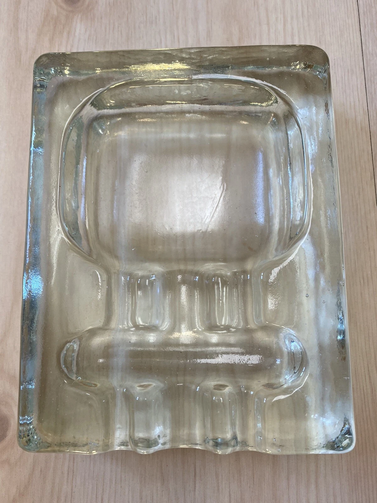 VINTAGE RIPPLED HEAVY CLEAR GLASS ASHTRAY TOBACCO ASH TRAY w  3 Slots