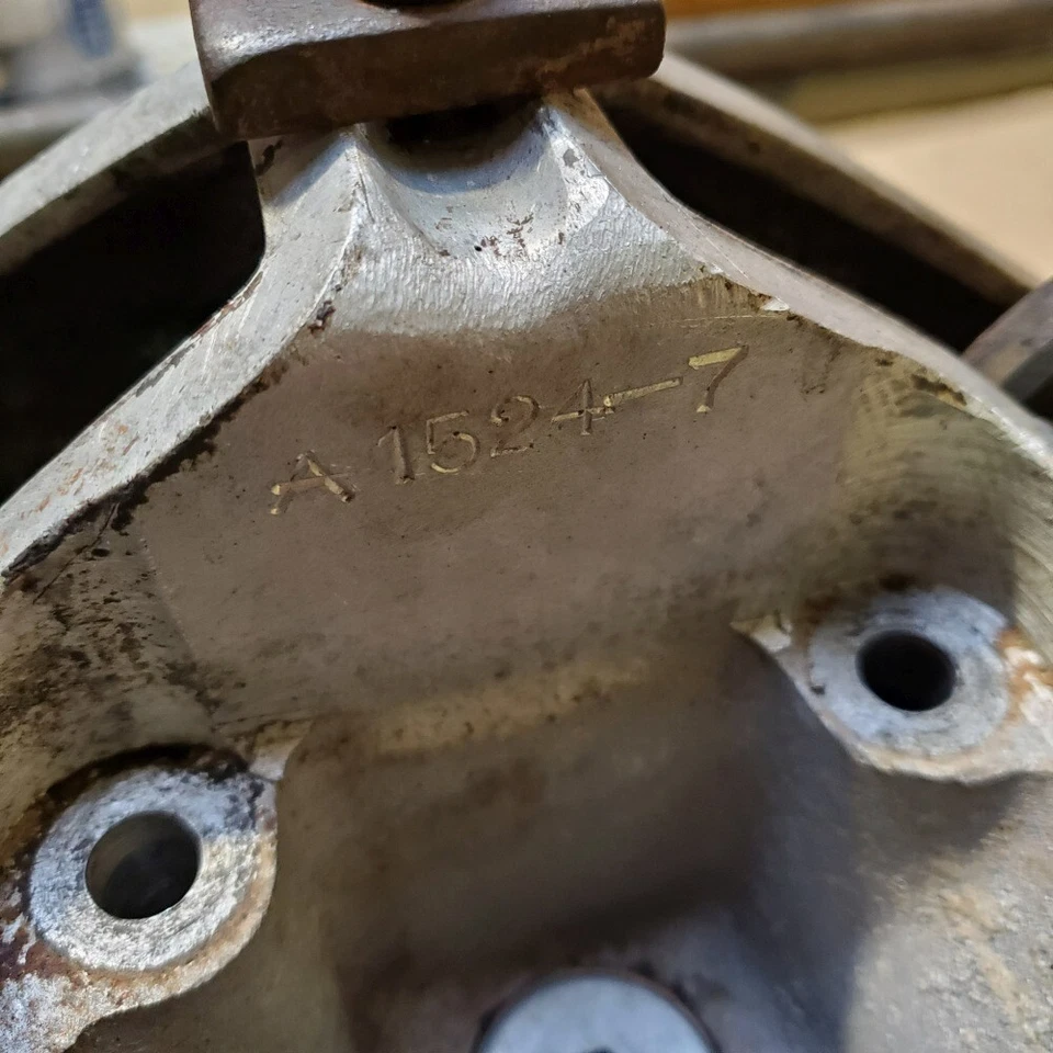 Culata de motor original Jaguar Mark VII 7 sin tacos bajo octanaje C2242 XK774 Foto 3 de 4