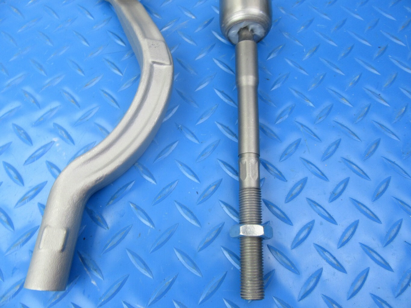 Maserati Ghibli Quattroporte inner and outer tie rod end left right #9001