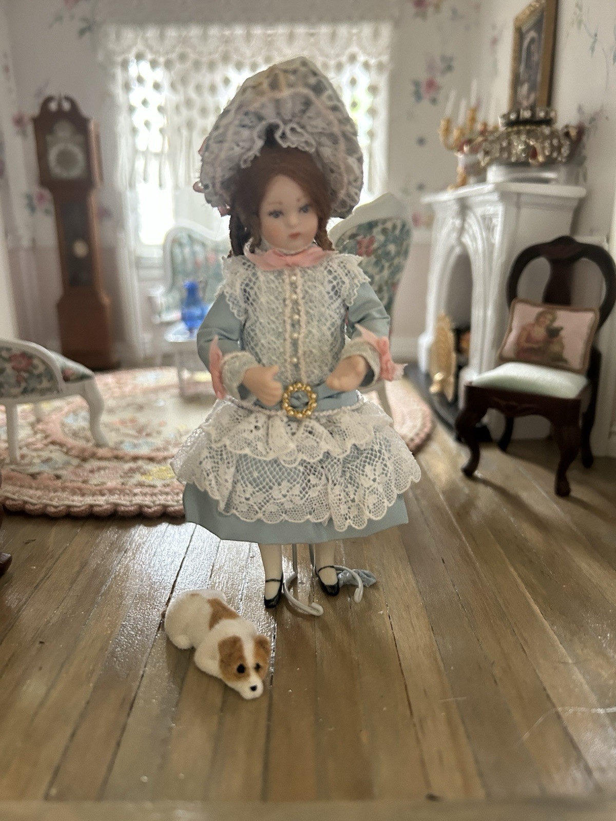 Artisan Victorian Girl 1:12