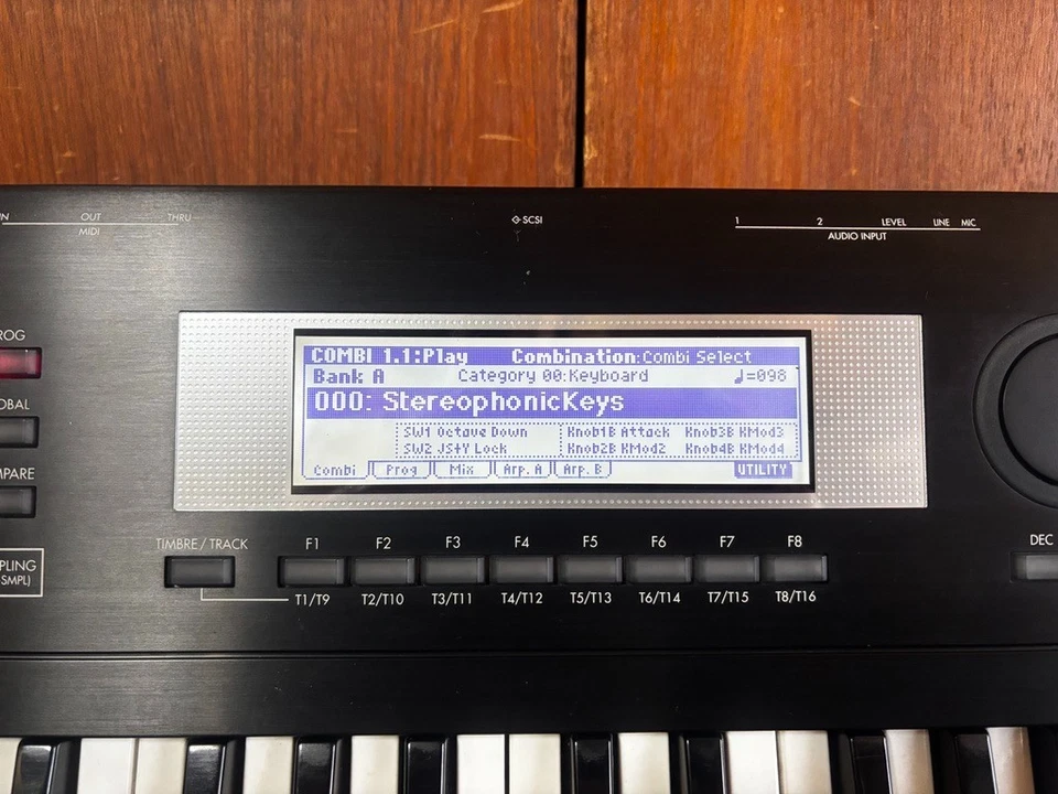 Korg TR61 61key MUSIC WORKSTATION KEYBOARD w/ gig bag, power supply - Image 4 of 4