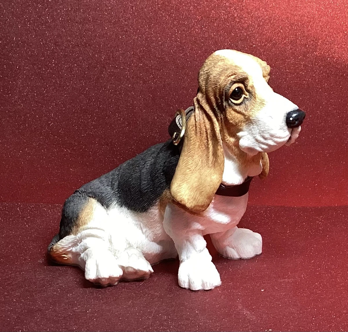 Figurine Chien Basset Hound Marron Beige - N°502, Yeux Bleus, Univers Petshop