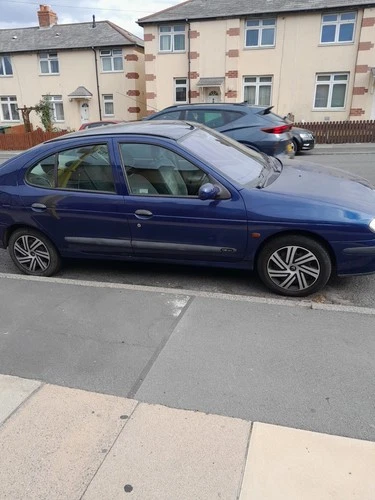 renault megane - Picture 1 of 13