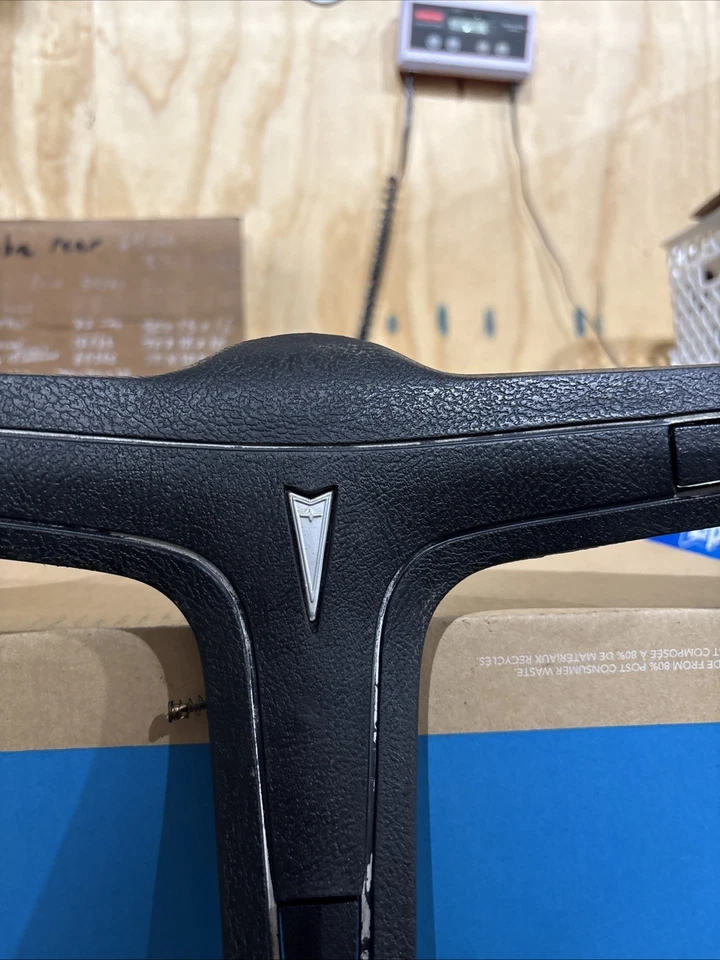 ORIGINAL 1969-1972 PONTIAC GTO STEERING WHEEL HORN BUTTON CENTER PAD FIREBIRD - Image 3 of 4