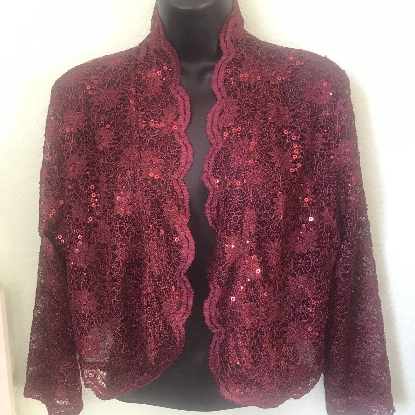 Woman’s Bolero jacket Burgundy M-L   R&M Richards designer 3/4 Sleeve Sequins