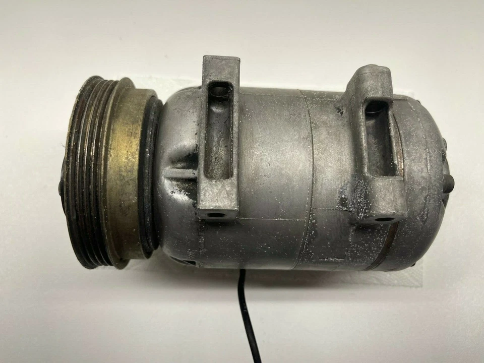 Compresor de aire acondicionado OEM para 1997 1998 1999 Audi A4 Quattro A4 y VW Passat 8D0260805 Foto 2 de 4