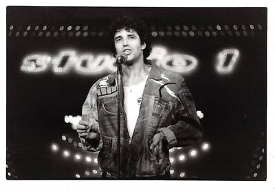 Press photo.ALE10921.26x18 cm circa.1983.Paris.Michel Drucker.Emission ''