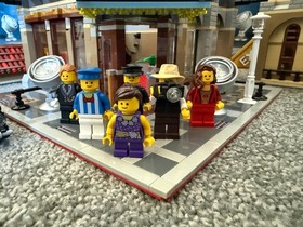 Lego Creator Expert 10232 Palace Cinema - complete with manuals & new stickers
