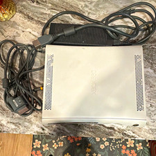 Microsoft Xbox 360 Console White Model 1411 NTSC-U/C Power Supply and AV cable