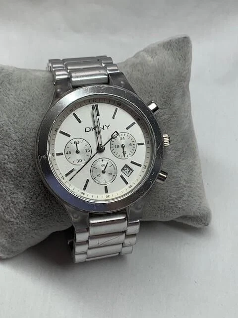 Ladies DKNY NY-8262 Silver Tone Chronograph Quartz Date Watch New Battery - Image 2 of 4