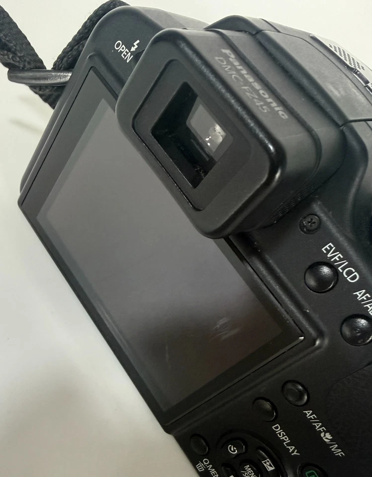 Panasonic Lumix DMC FZ45 16 MP Superzoom Digitalkamera - 24x opt. Zoom Bridge - Bild 4 von 4