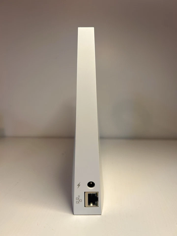 Router blanco Wink Hub 2 Smart Home, instrucciones, cable de alimentación usado en excelente estado Foto 4 de 4