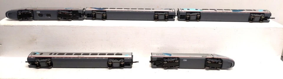 Bachmann 01205 Amtrak Acela Express HO Gauge Electric Starter Train Set with DCC - Image 3 of 4