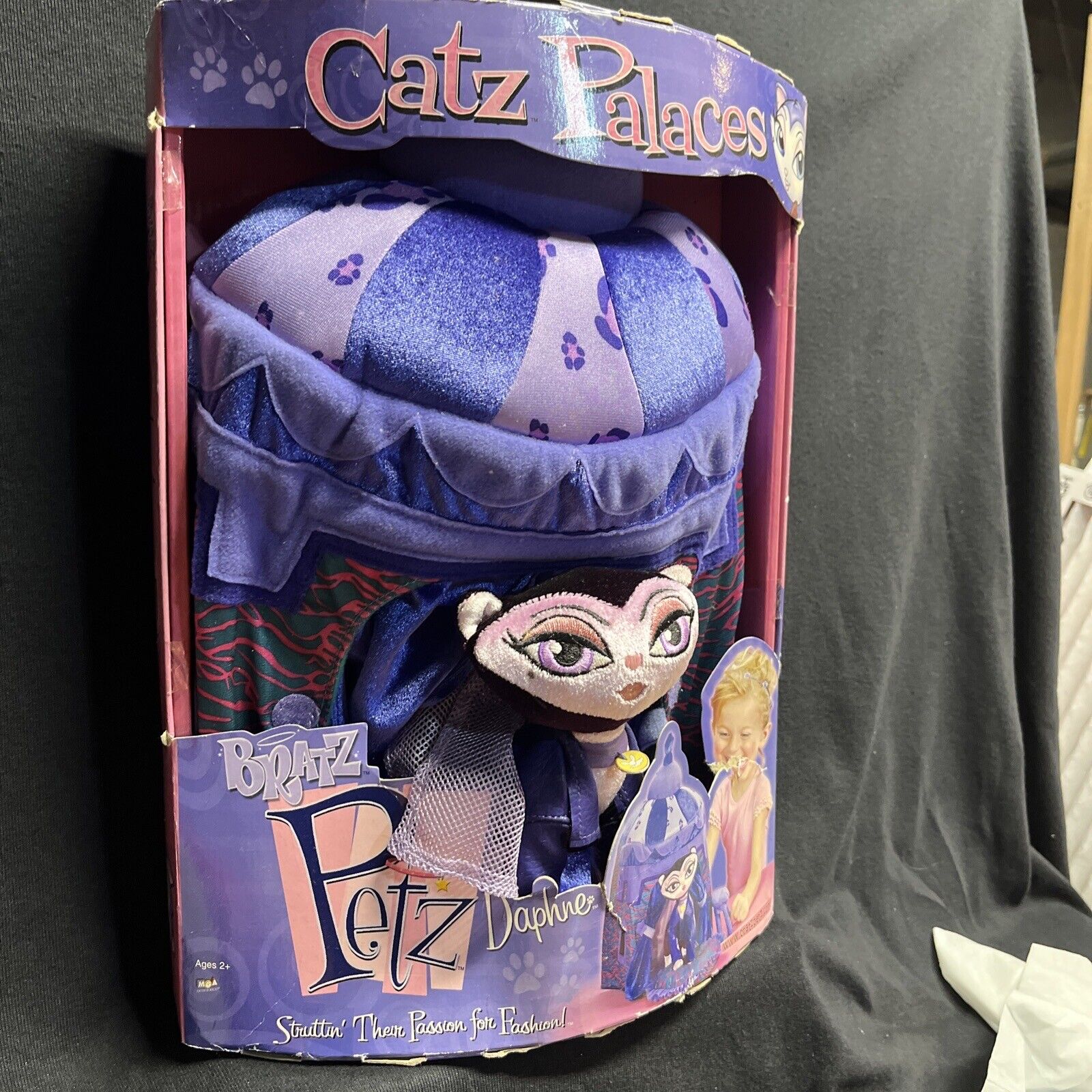Bratz Petz Catz Daphne With  Palace IN BOX