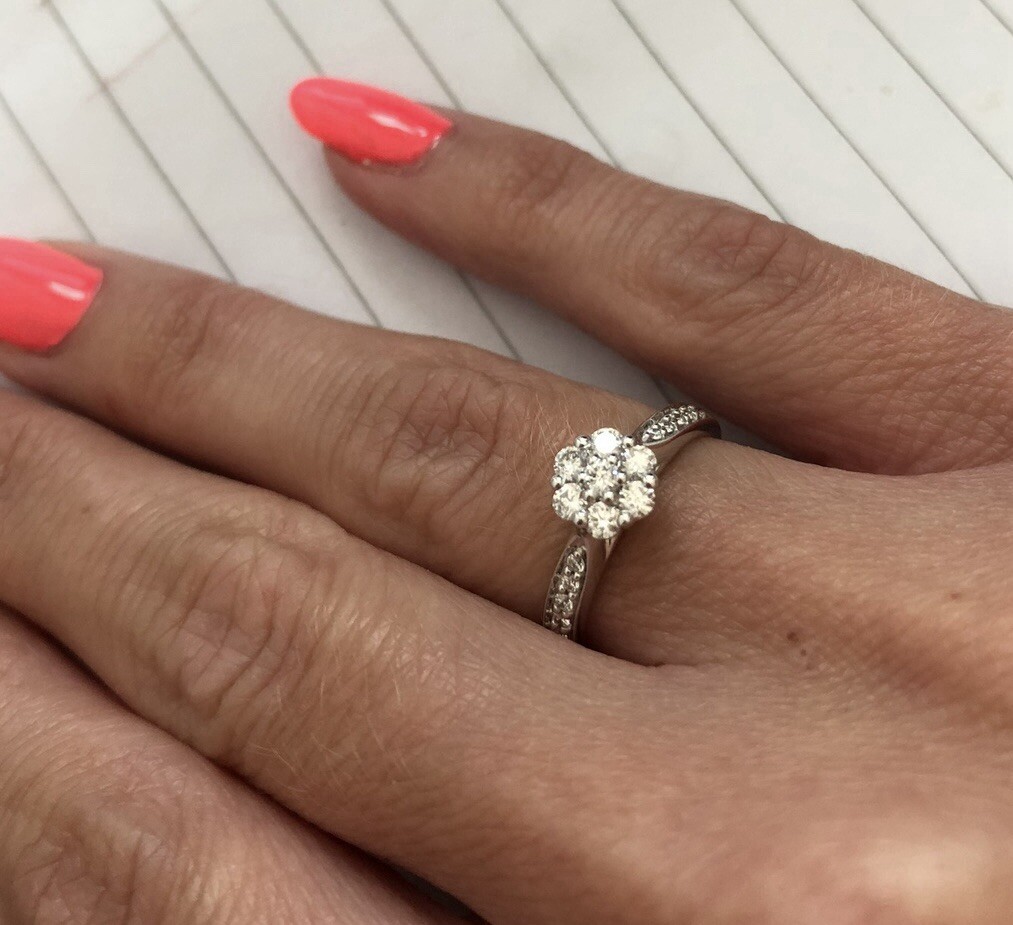 Diamond Cluster Beaverbrooks Engagement Ring Sale Size I