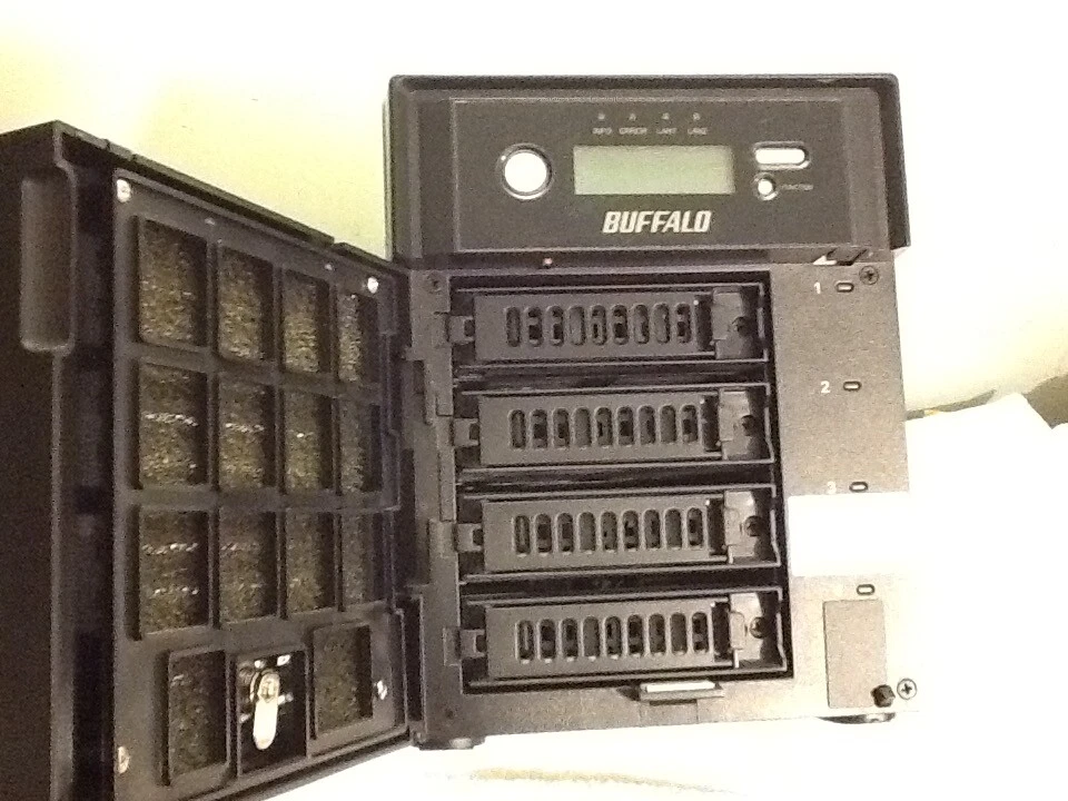 BUFFALO TERASTATION MODEL WS-QL/R5 . Ref:CD_18 - Image 3 of 4