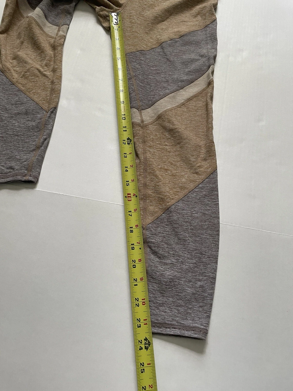alo-yoga alosoft sheila colorblock leggings