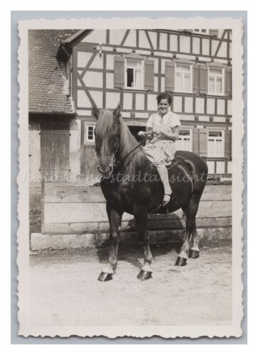 Frau auf Pferd in / bei Rothenburg ob der Tauber 1936 - Altes Foto 1930er - Bild 1 von 2