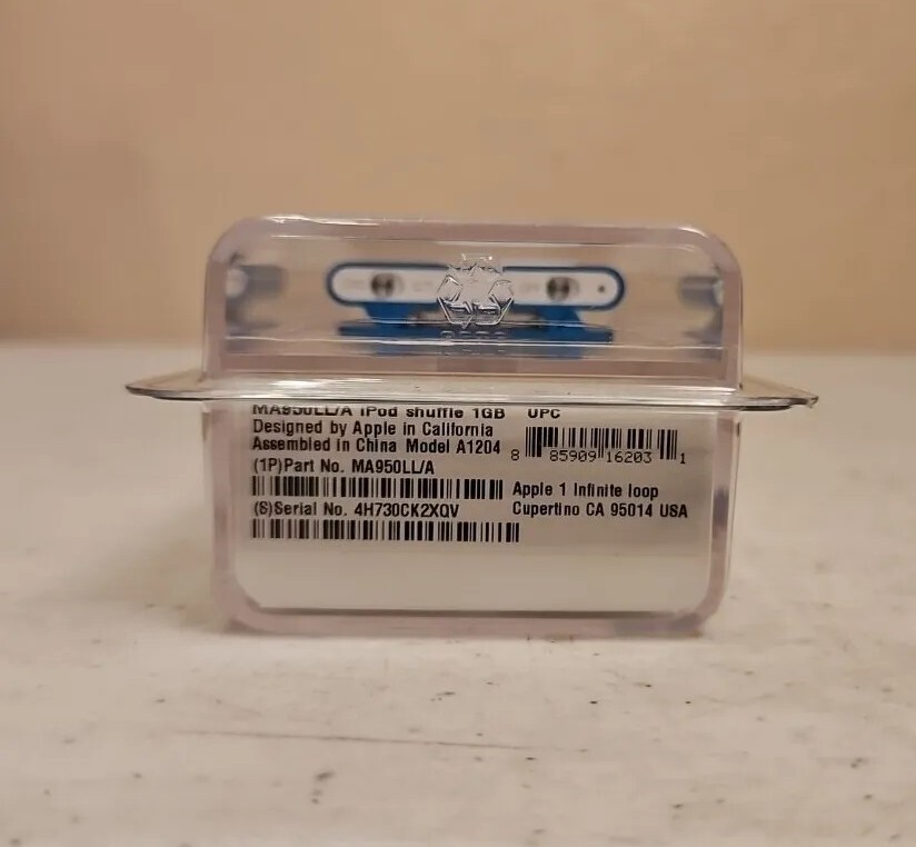 New Sealed Apple iPod Shuffle 2nd Generation Blue 1GB A1204