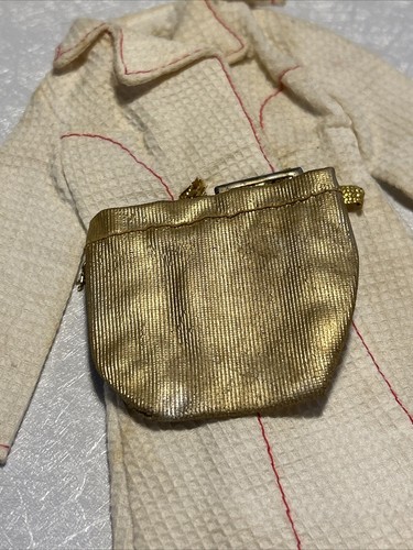 Barbie 1972 White 'n With It #3352 White Waffle Coat & Gold Purse (no chain) - Picture 6 of 6