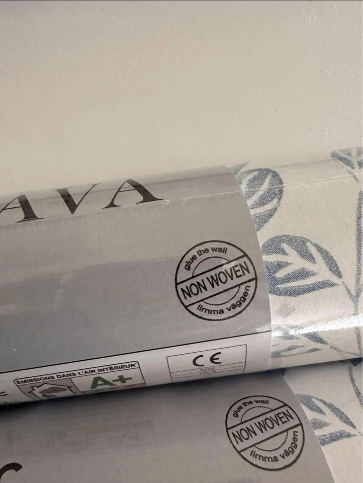 Doble rollo de papel tapiz Morgongåva Midbec hoja de Isha azul Foto 4 de 4