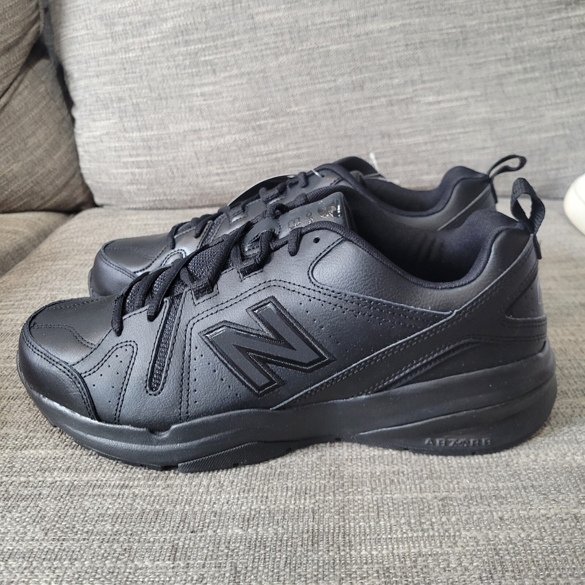 New Balance 608 V5 Slip Resistant Work Shoe Black WX608AB5 Mens 7.5 Women 9 Wide MX608v5 Slip Resistant - New Balance main image 4