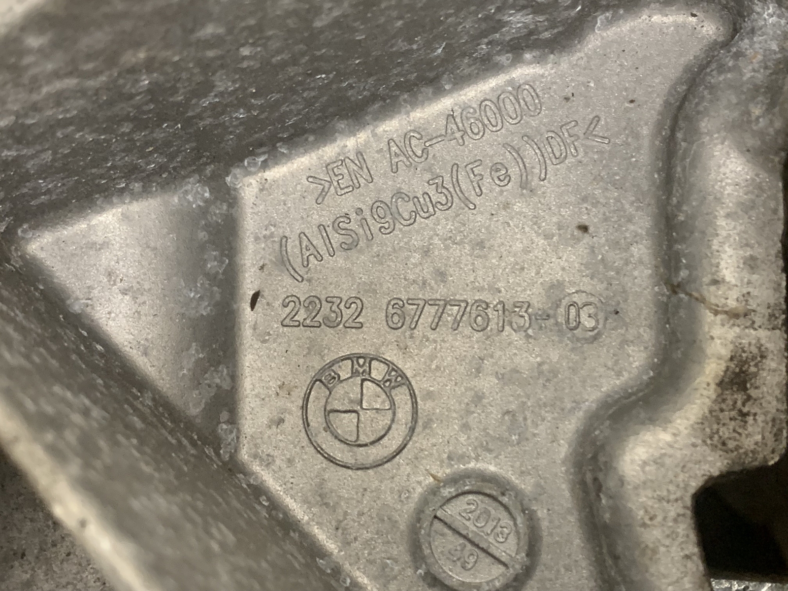 2012 BMW 7 F01, F02 730d Gearbox Support Mount Bracket 2232 6777613 eBay