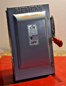 HF362N Siemens 60 amp 600 volt 3 pole Nema1 fused disconnect