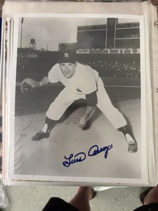 1961 lot of 10 auto Yankees 8x10’s.